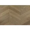 Dąb Porcelain (Chevron – jodełka francuska) Olejowosk, Szczotkowanie, Fazowanie V4 Wymiary: 420x90x13,0/3,0(+/-0,5) mm