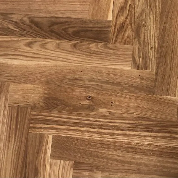 Dąb Standard (Fertig Parkiet) Lakier Wymiary: 490x70x10,5/2,5(+/-0,5) mm