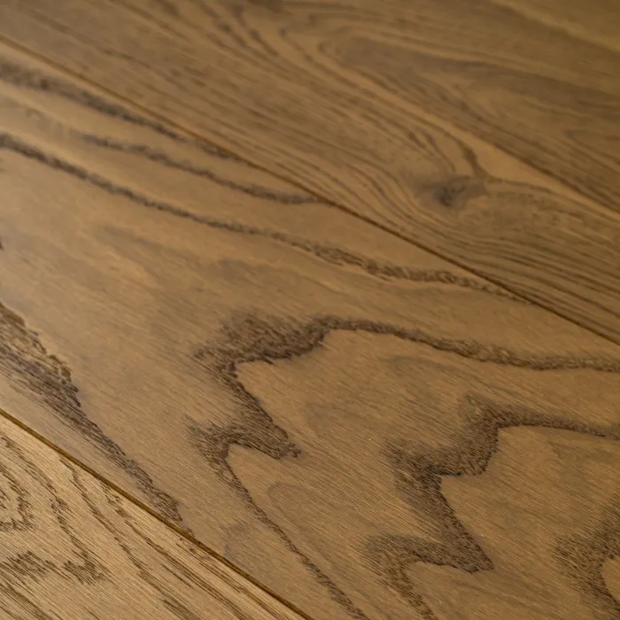 Dąb Złota Jesień (Fertig Deska) Olejowosk, Szczotkowanie, Fazowanie V4 Wymiary: 990-490x90x10,5/2,5(+/-0,5) mm