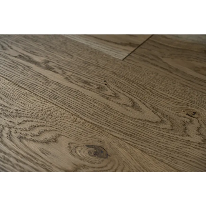 Dąb Gris Line (Fertig Deska) Olejowosk, Szczotkowanie, Fazowanie V4 Wymiary: 1290-700x140x14,5/3,0(+/-0,5) mm