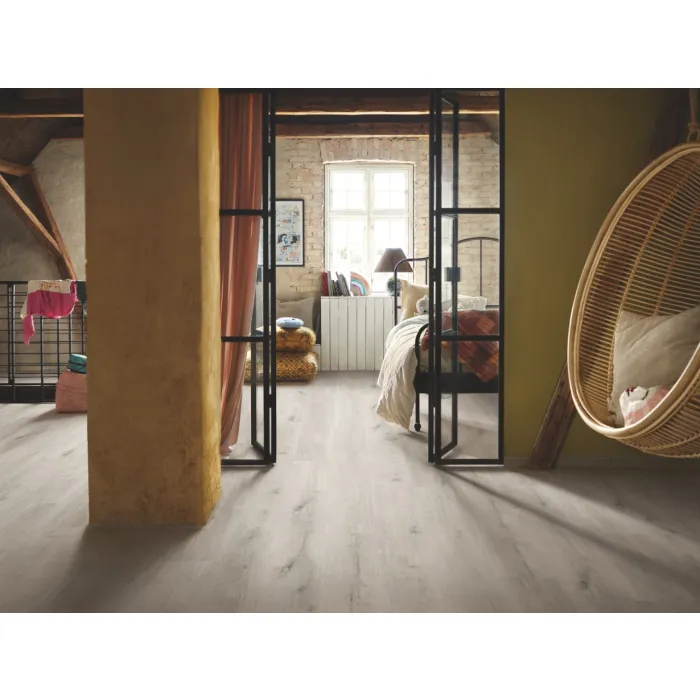 Panel winylowy Pergo ze zintegrowanym podkładem Glomma Pad Pro dąb szkocki biały V4431-40177