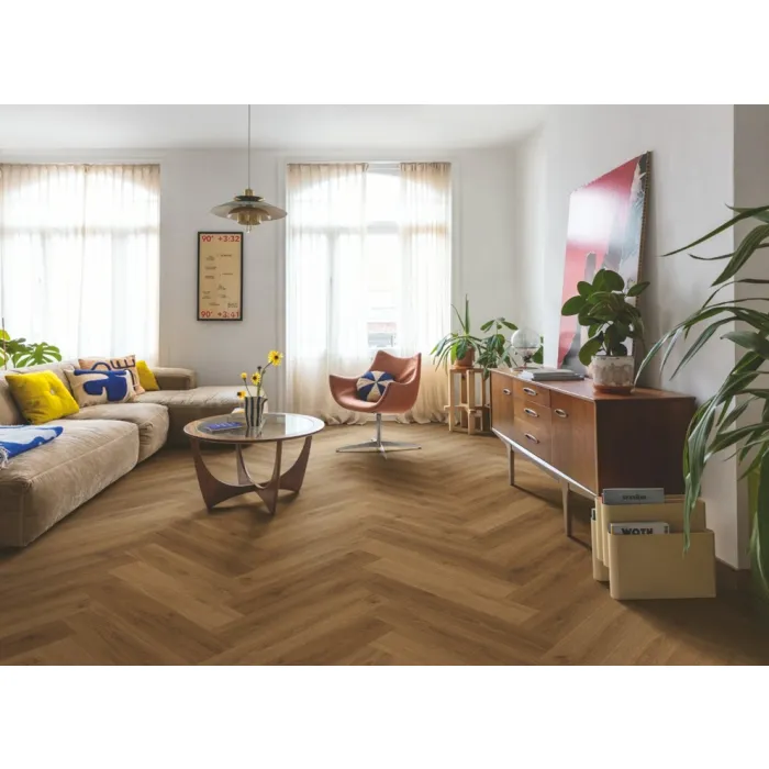 Panel winylowy Quick Step ze zintegrowanym podkładem Alpha Ciro Jodełka dąb karmelowy botaniczny AVHBU40364