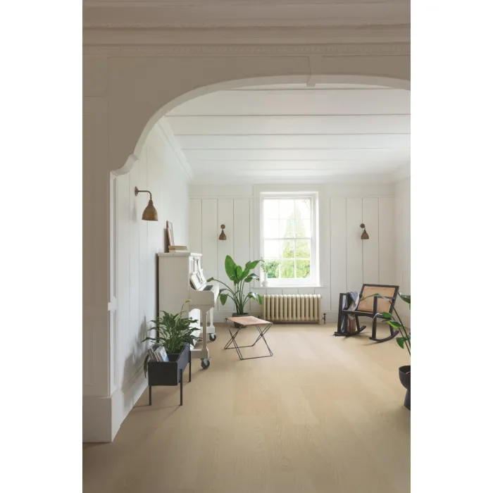 Panel winylowy Quick Step ze zintegrowanym podkładem Alpha Blos dąb mleczny AVSPU40277