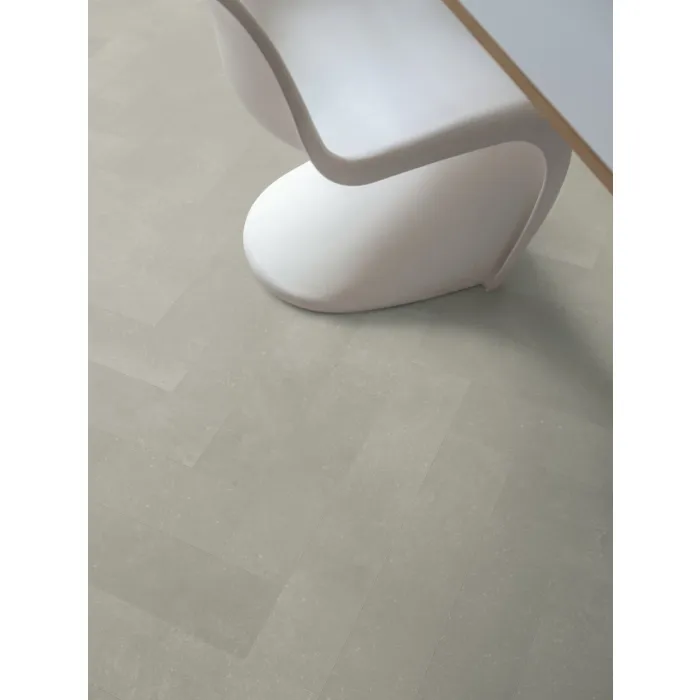 Panel winylowy Pergo ze zintegrowanym podkładem Vorma Pad Pro Jodełka wapień szary V4524-40172