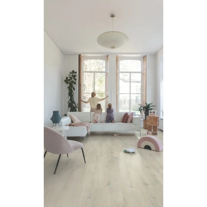 Panel winylowy Quick Step ze zintegrowanym podkładem Alpha Bloom dąb bawełniany biało-rumiany AVMPU40200