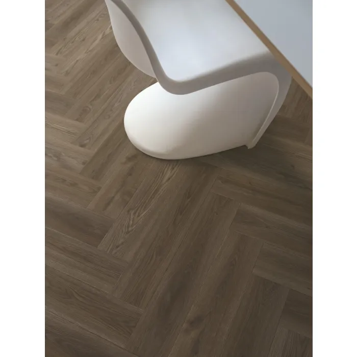 Panel winylowy Pergo ze zintegrowanym podkładem Vorma Pad Pro Jodełka  dąb norweski ciemny V4524-40217