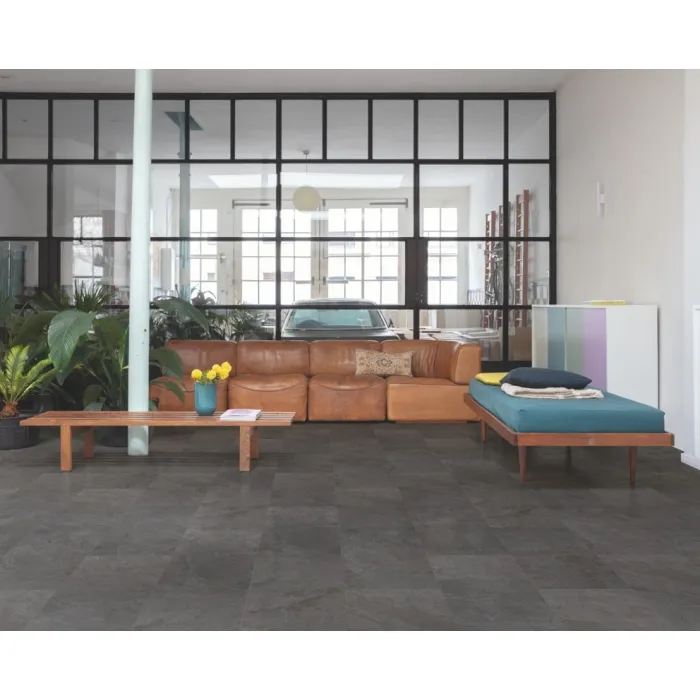 Panel winylowy Quick Step ze zintegrowanym podkładem Alpha Oro łupek czarny AVSTU40035