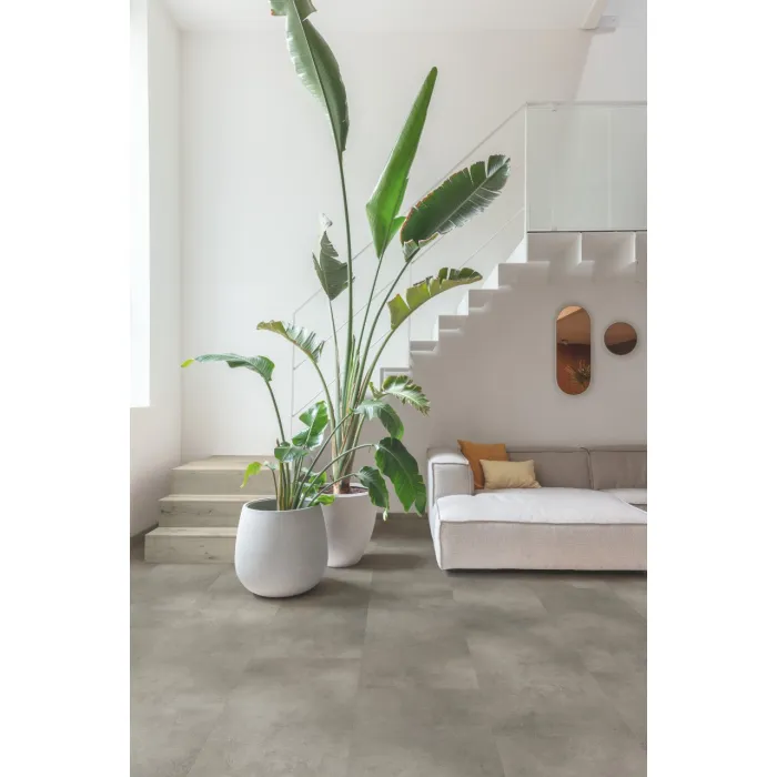 Panel winylowy Quick Step ze zintegrowanym podkładem Alpha Illume beton cloudy AVMTU40273