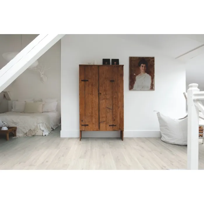 Panel winylowy Quick Step klejony Balance Glue Plus dąb canyon jasny ze śladami cięcia piłą BAGP40128
